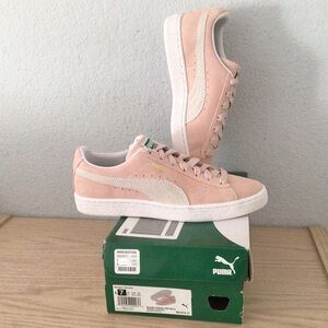NWT Puma Suede Classic Low Top Sneakers